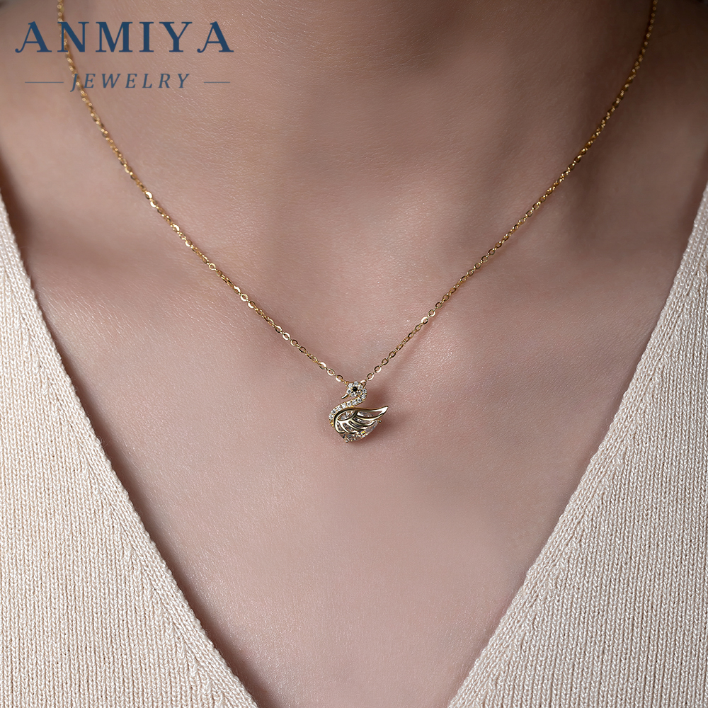 925 Sterling Silver Swan Motif Pendant Necklace Elegant Minimalist Jewelry Everyday Layering Necklace for Evening Occasions