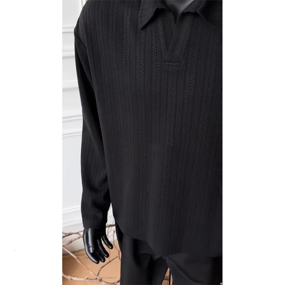 Black cleanfit wheat stripe V-neck sweatshirt for men in spring, autumn, winter, American style shirt long sleeves and lazy style, paired with Polo in