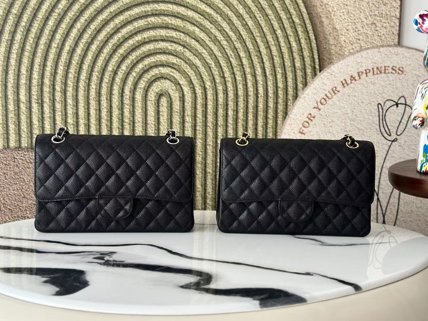 Medium Classic Handbag - Genuine leather with Flap Closure, 25 cm Designer Crossbody & Shoulder Bag DX012