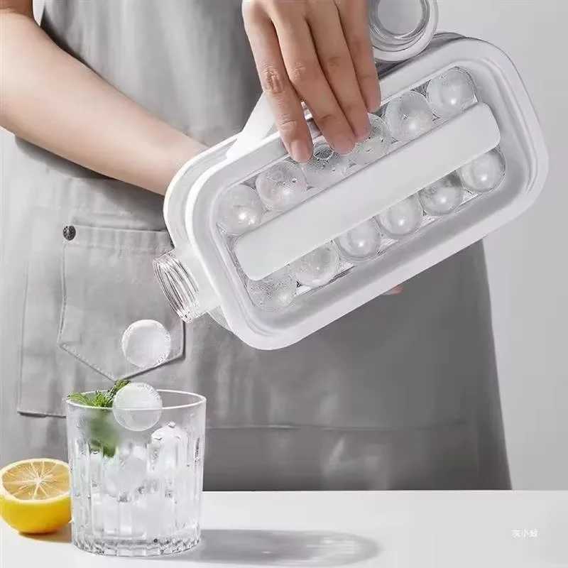 High Quality Two-in-One Folding Ice Cube Maker Molds Bottle Creative Ice Hockey Bubble Iceball Maker Kettle for Bear Whisty T250522
