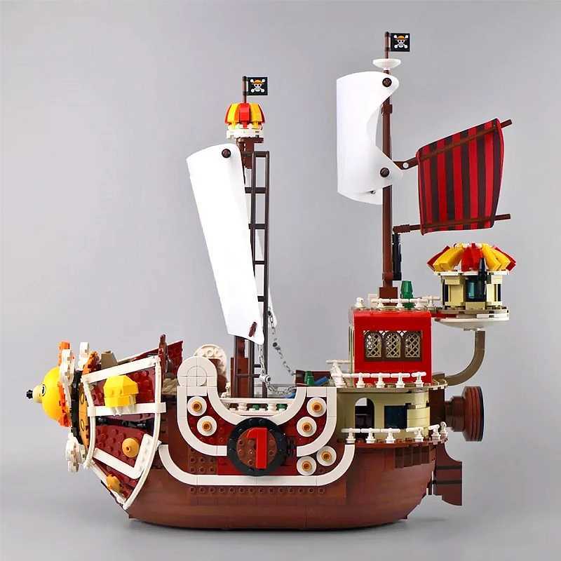 2000PCS Creative Thousand Sunny Ship Model Building Block Anime 9 Figures Pirate Boat Brick Toys Christmas Gifts for Kid W250522