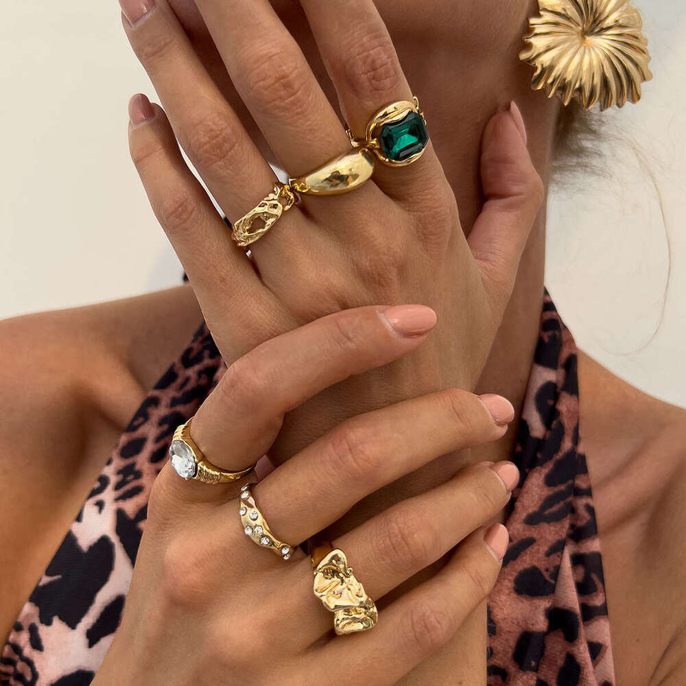 European and American Fashion Hollow Dia Inlaid Irregular Rings Retro Alloy Pleated Set