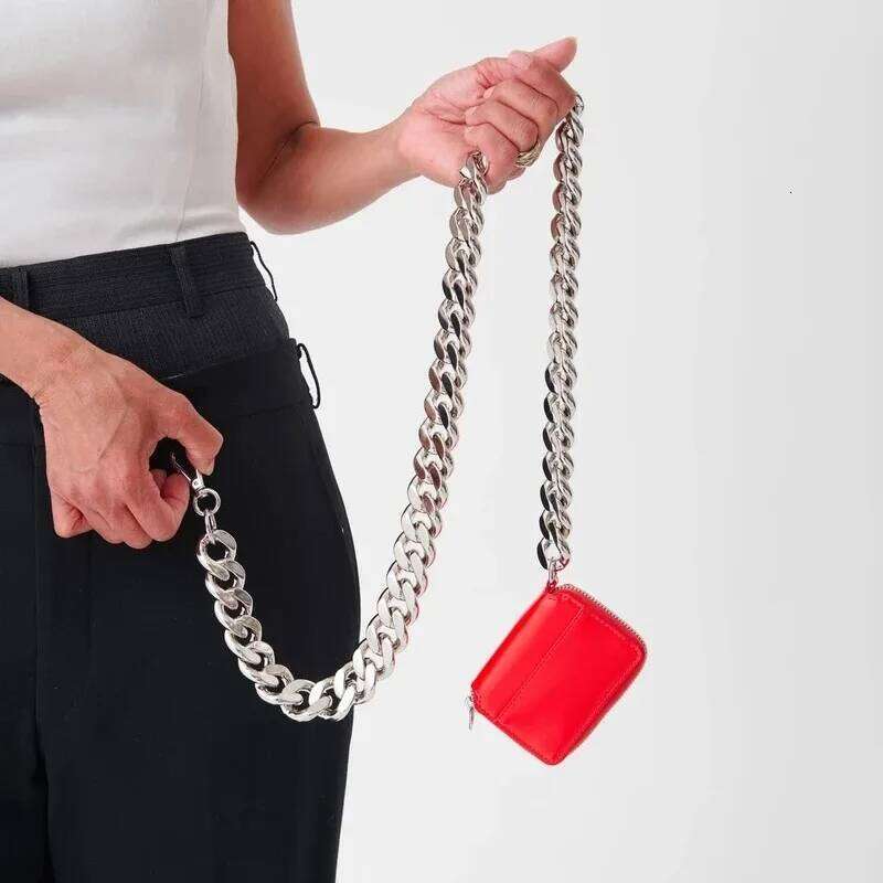 Chain Metal Thick Chest Bags For Women 2025 New Trend Fashion Mini Waist Cute Solid Color Coin Purse Exquisite Crossbody Bag