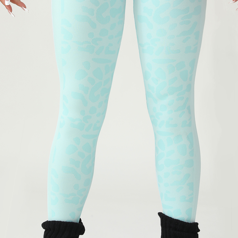 Women's Skin-Tight Activewear: Comfortable Leopard Legging For Gym Sessions & Runs