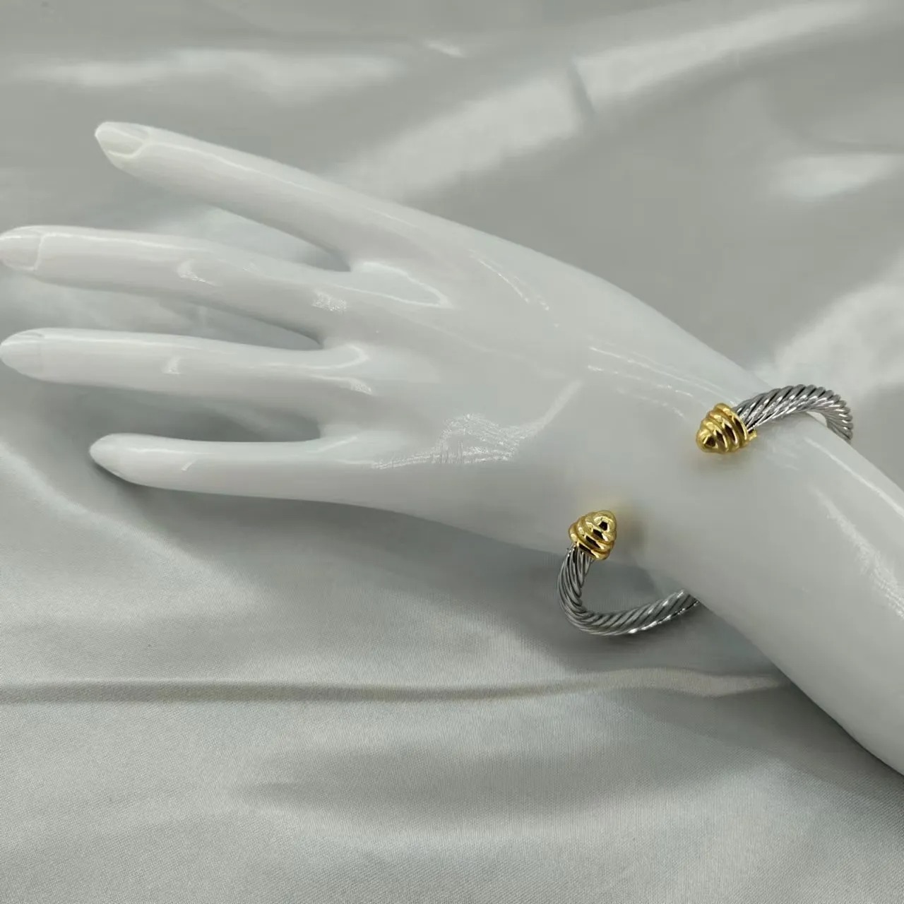 Silver Twisted designer Cuff Bangle for Women men Fashion Bracelets Charm hook 5MM Wire Woman Cable Mens luxury Jewelry Exquisite Simple gift with box