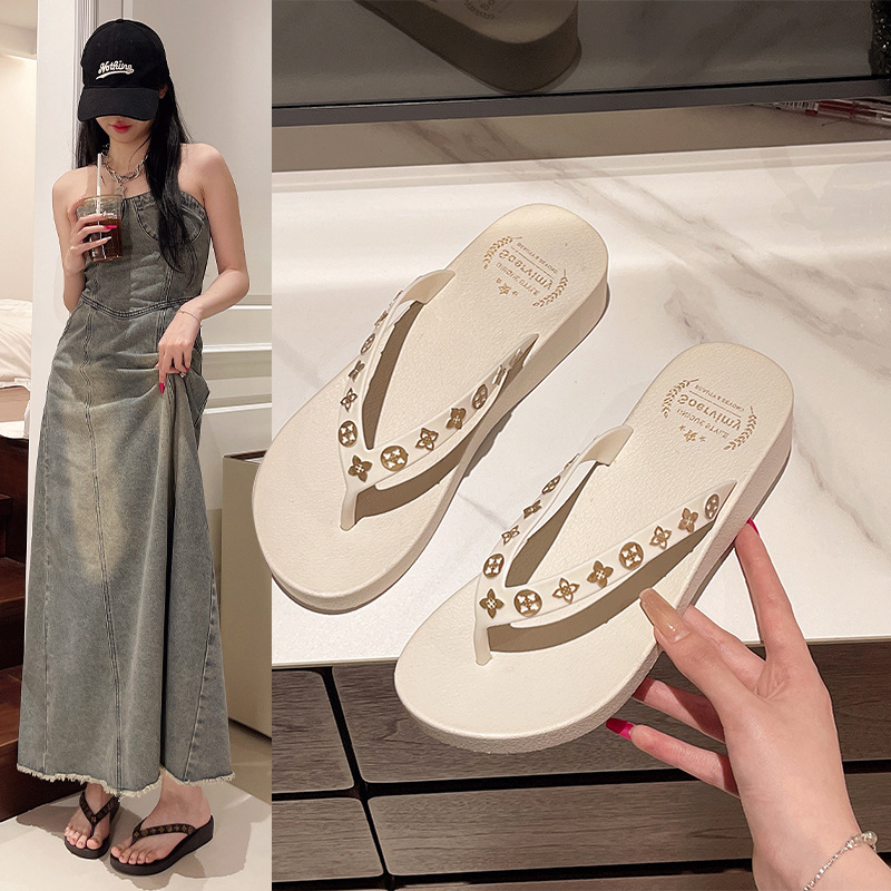 2025 New Arrival Fashion Design Plus Size 36-40 Women Beach flip flops Simple Style Indoor Patterned Slope heel non slip slippers Outdoor versatile fr