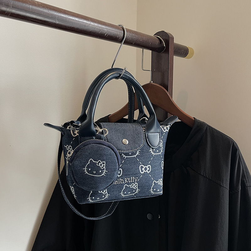 2025 New Outdoor Style Luxury Free Delivery Designer Bag Versatile Small Crossbody For Women's Work Commuting Mobile Mini Dumpling Bag Single Roo