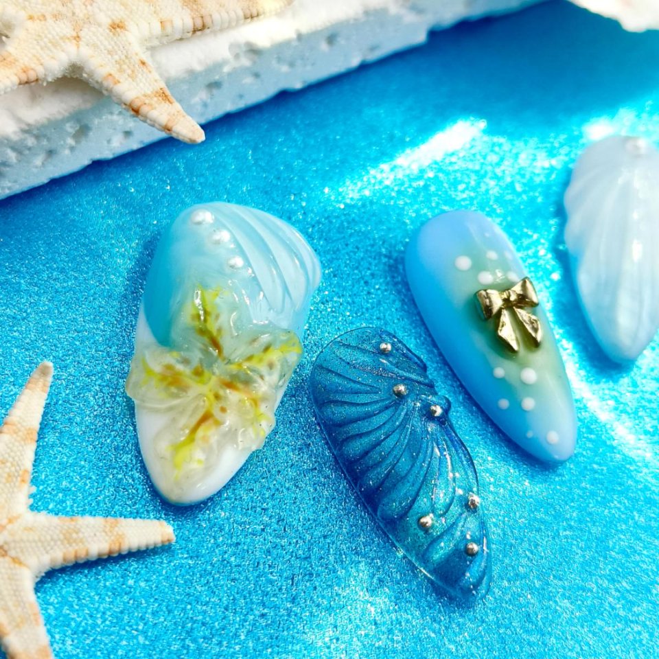 10pcs Ocean series Handmade Press-on nails Medium Almond Nails Bundle 3D Hand drawn Flower Starfish Finished nail stickers Free storage box jelly glue