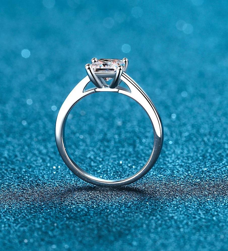 925 Sterling Silver Solitaire Moissanite Ring 1ct/2ct with Square Cut - Perfect Engagement Ring