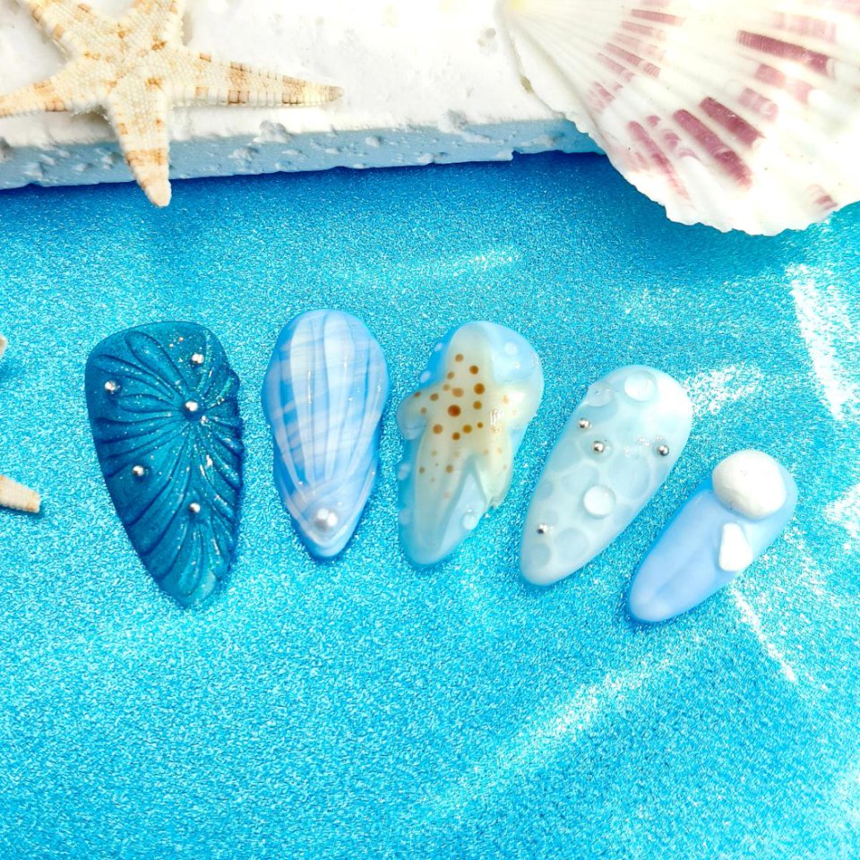 10pcs Ocean series Handmade Press-on nails Medium Almond Nails Bundle 3D Hand drawn Flower Starfish Finished nail stickers Free storage box jelly glue