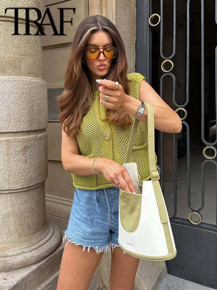 Women Fashion Sleeveless Coarse Needle Knitting Vest Sweater Female Chic Big Pockets Patch Buttons Cardigan Waistcoat Tops 250516