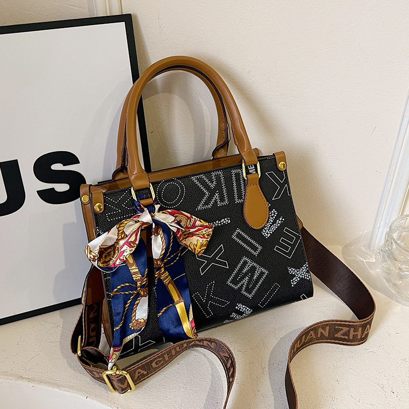 2025 New outdoor style luxury free delivery Designer Bag Large Capacity High Beauty Premium Printed Fashion Versatile Women's Handbag Single Shou