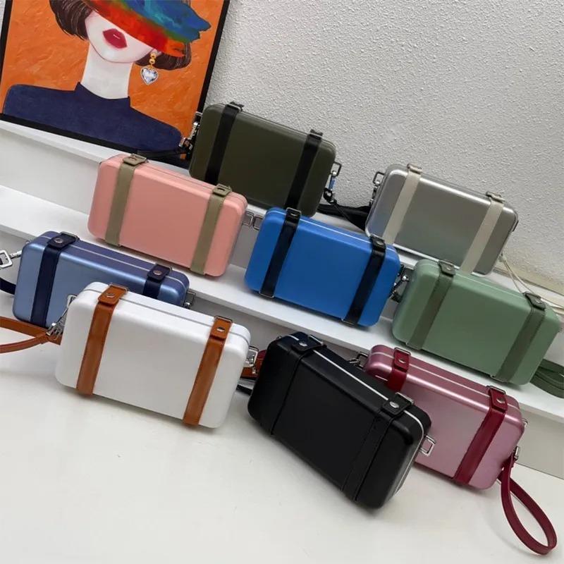 Luxury R Designer Brand Unisex Crossbody Bag New Summer Collection Material High-end Stylish Travel Shoulder Bag Multi colored aluminum ma