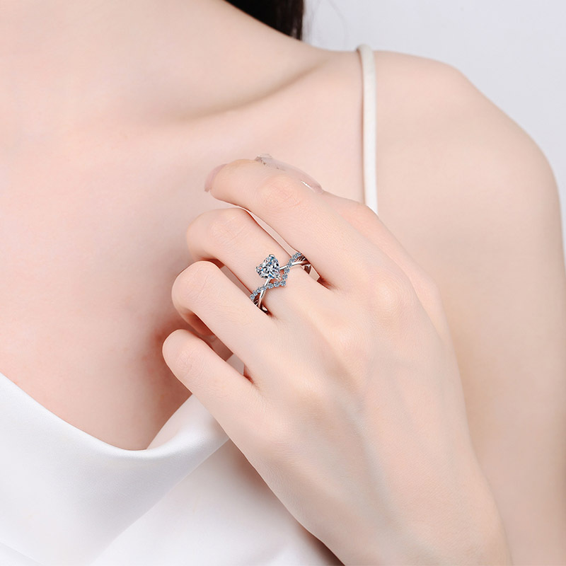 Sophisticated Bridal Accessory: Premium Grade Lab-Grown Simulated Stone Adorning an Artful Heart Silhouette