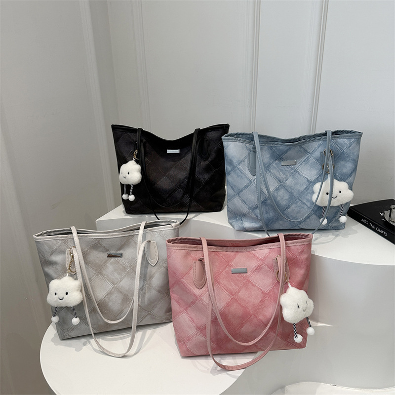 Free Shipping Designer Bag Large Capacity Bag Womens 2025 New High-end Single Shoulder Armpit Bag Simple Womens Commuting Tote Bag