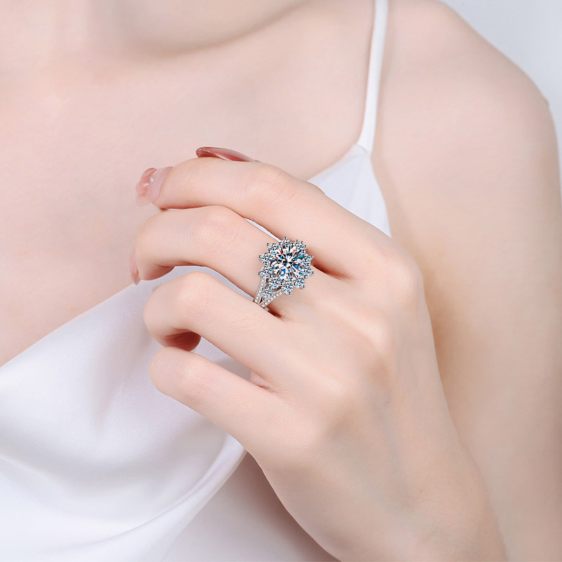 Elegant S925 Sterling Silver 3ct Moissanite Ring with PT950 Gold Plating - Luxury Engagement Ring for Women with Timeless Design