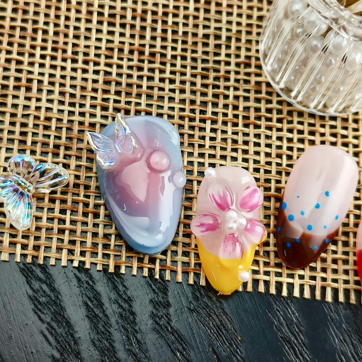 10pcs 3D Hand drawn Flowers Handmade Press-on nails Short Almond Nails Bundle Butterfly Summer Sweet Finished nail stickers Free storage box jelly glu