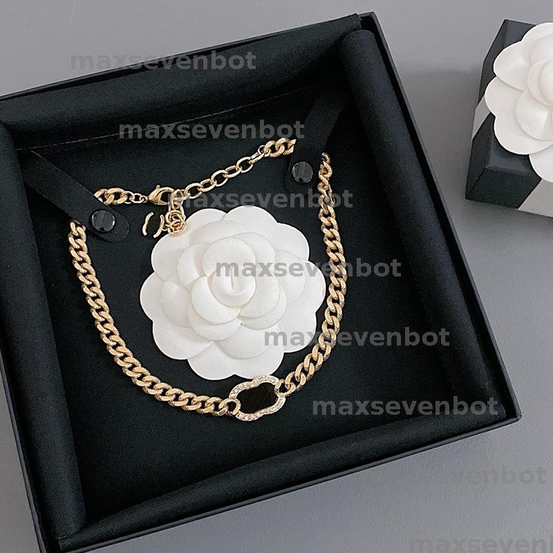 Designer Womens Classic Necklace Fashionable Retro Luxury Collar Versatile High Quality Gold Letter Inlaid Diamond Chain