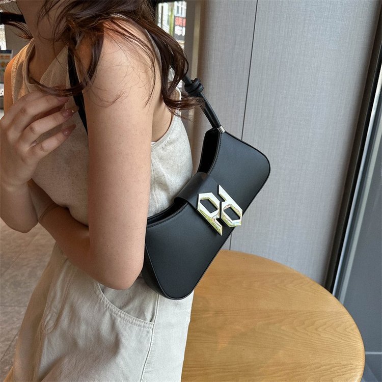 Free Shipping Designer Bag French Niche Texture Armpit Bag 2025 Autumn And Winter New Fashion Crescent Shoulder Bag Commuting Versatile Hand-held Bag