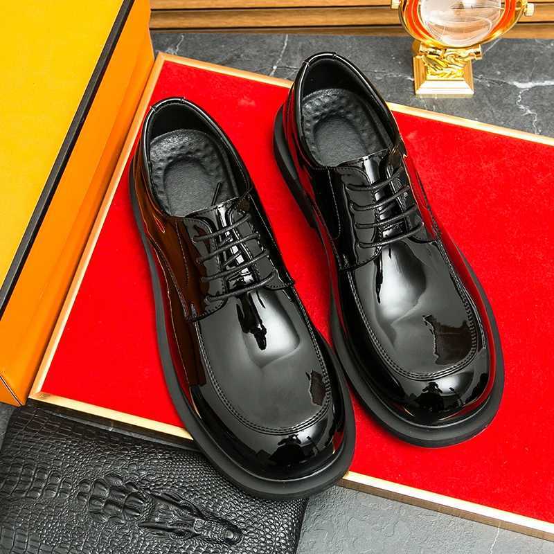 Mens Casual Leather Shoes Fi British Trend Designer Derby Shoes Business Dress Shoes for Male Patent Leather Wedding ShoesXJ250522