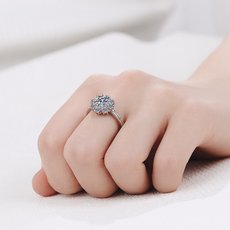 S925 Sterling Silver Moissanite Sunflower Engagement Ring for Women, 8-Claw Design with Simple Elegant Style, Ideal for Proposals or Valentine's 
