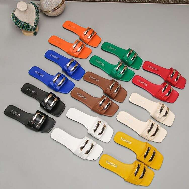 Fashion Sandals Candy Colored Designer Sandals New Buckle Style Simple Flat Slippers 2025 Summer Beach Sandals Outdoor Casual Slippers Wholesale