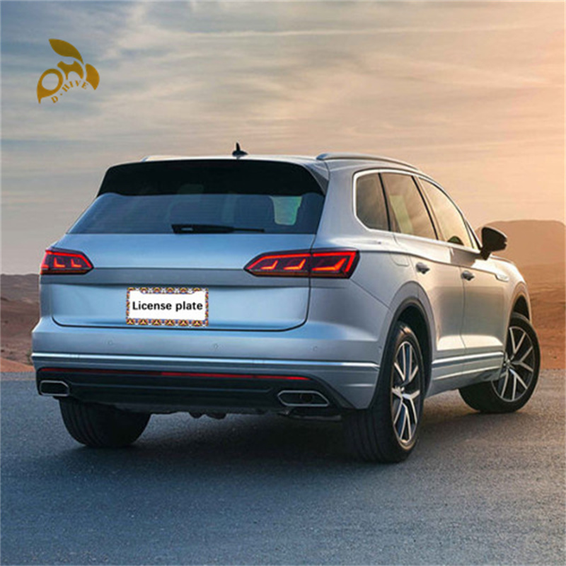 The circular hole carbon fiber license plate holder is made of high-end exquisite materials, which are easy to install, simple and beautiful new