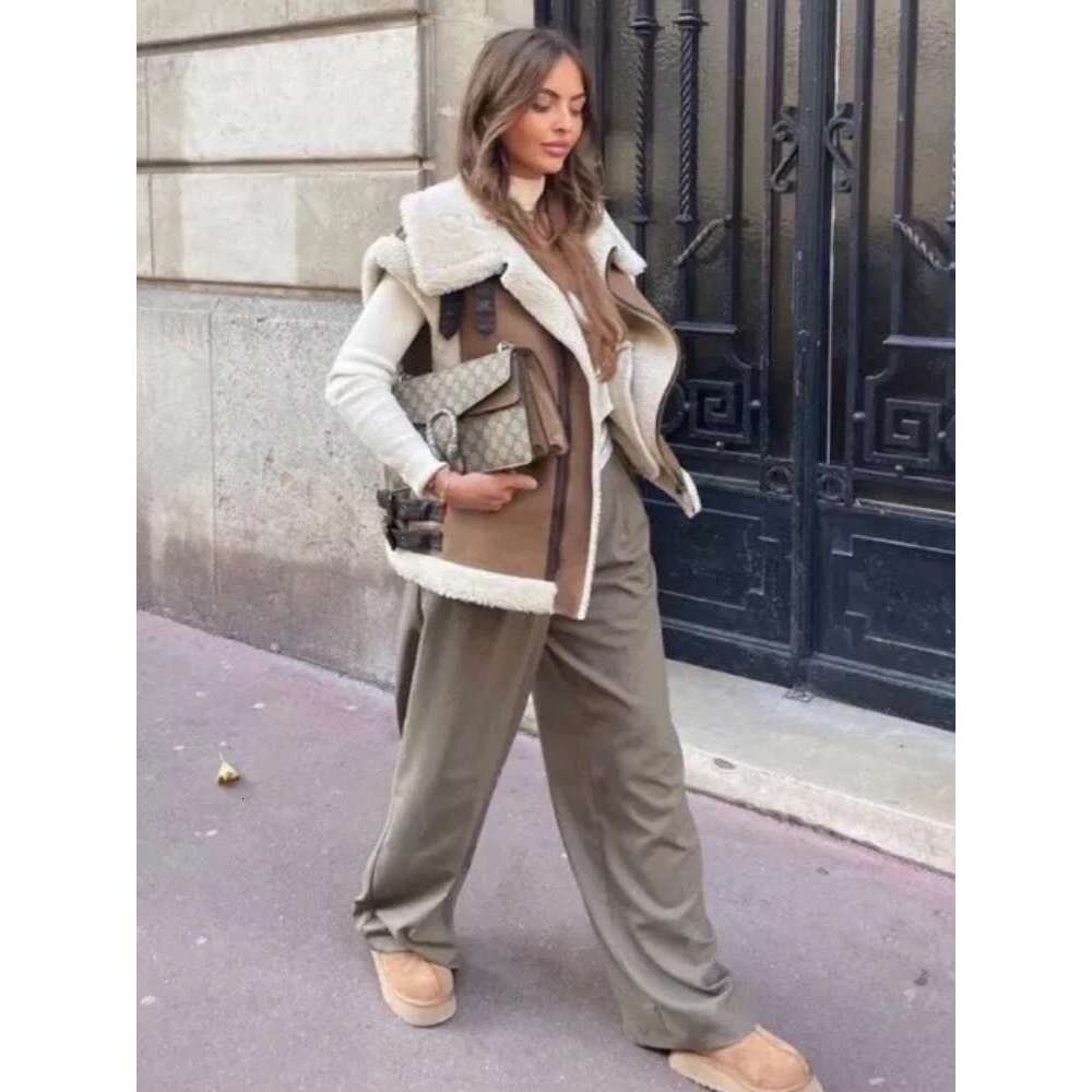 Coats Women ZBZA Women's Faux Fur Short Lapel Zipper Double Pocket Metal Button Strap Thickened Jacket Winter New Chic Warm Vest Designer