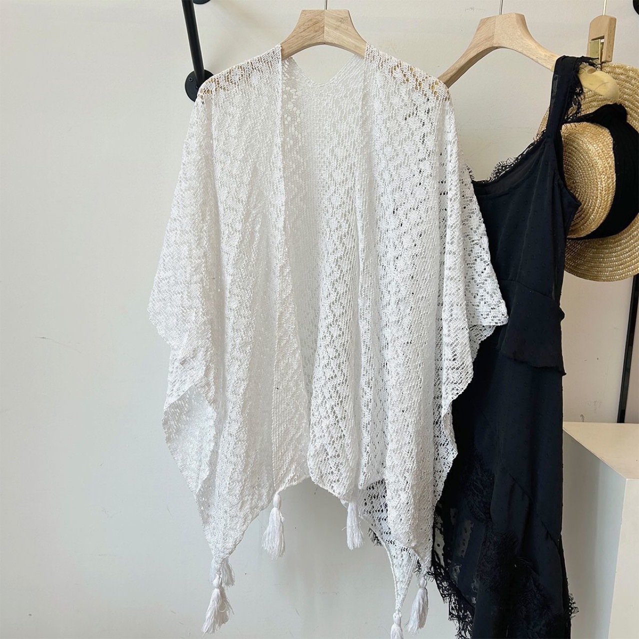 K789 Summer new 2025 all-match thin shawl women's knitted hollow tassel fashionable outer wear cheongsam white cloak trend