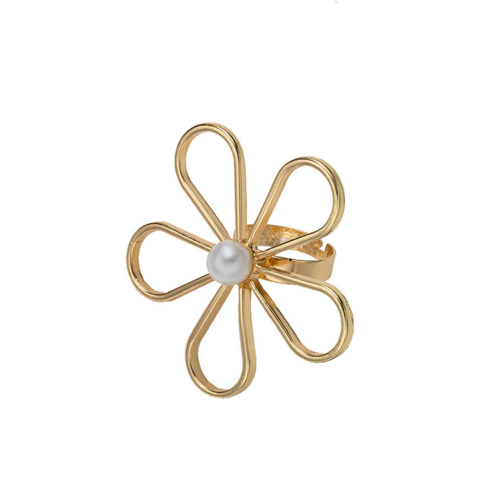 Designer Jewellery High Quality Starfish Pearl Hollowed Flower Opening Ring Niche Design for Resort Style Holiday Gift Textured Elegant Accessory