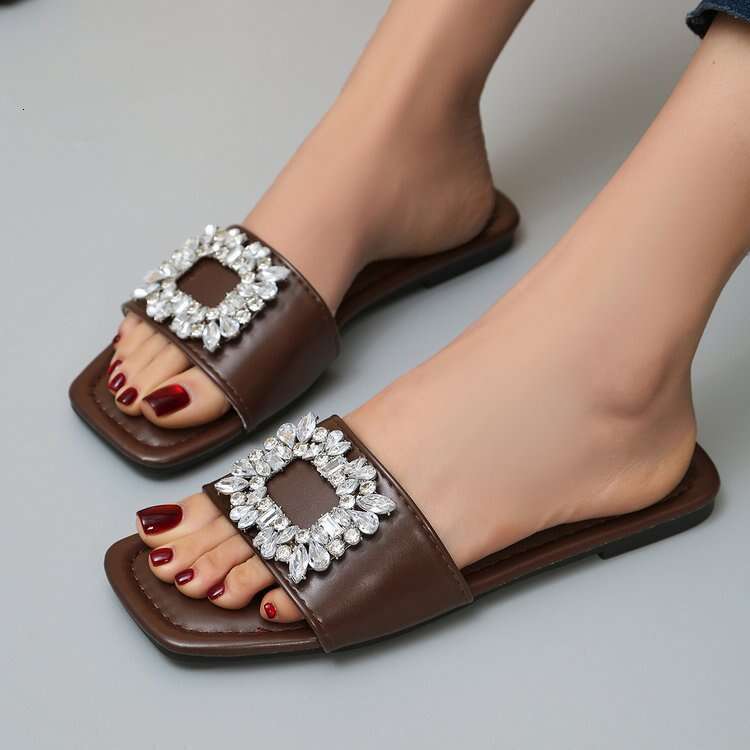 Flat Bottomed Rhinestone One-piece Slippers Female Designer Sandals For Wearing Outside 2025 New Popular And Versatile Summer Plus Size Cool Slippers
