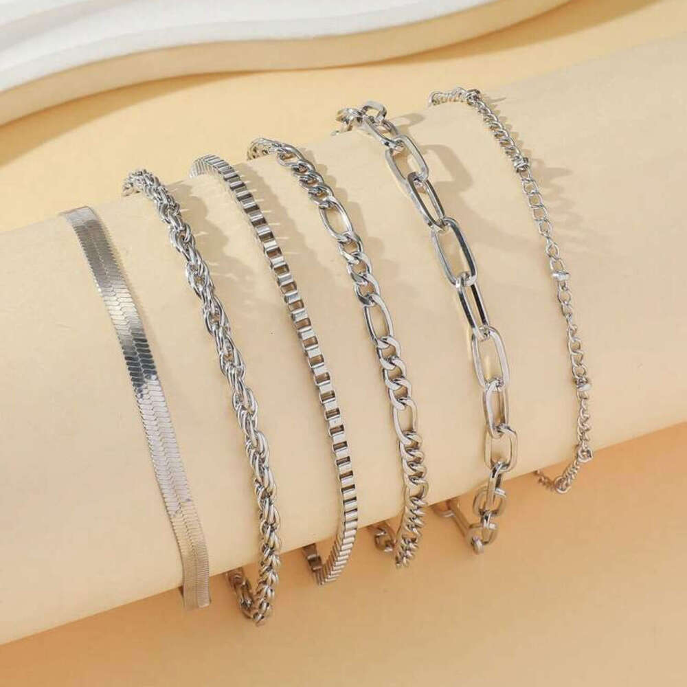 Fashion and minimalist metal chain bracelet set accessories, new alloy combination bracelets, hot selling