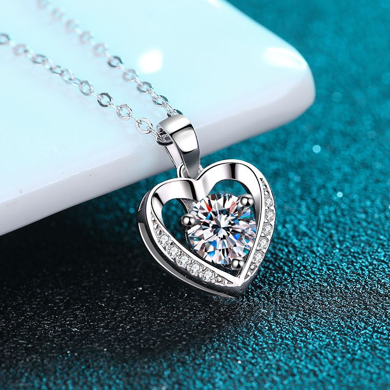 925 Sterling Silver Heart-Shaped Pendant Necklace with Moissanite for Women, Trendy Fashion Jewelry for Special Occasions
