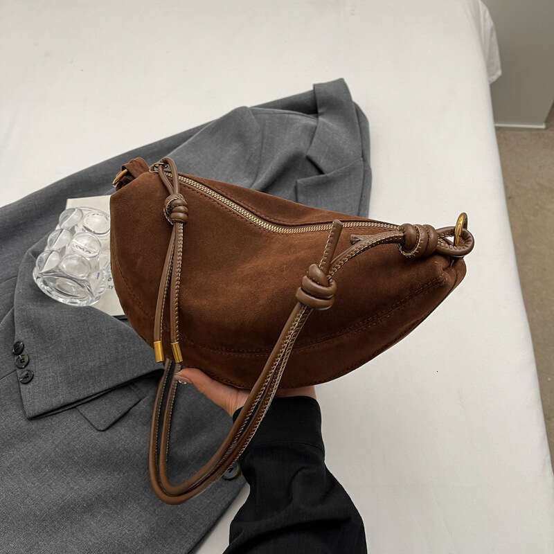 Autumn And Winter Super Popular Niche Suede For Women New Versatile Crossbody Bag, Single Shoulder Armpit Dumpling Bag B5