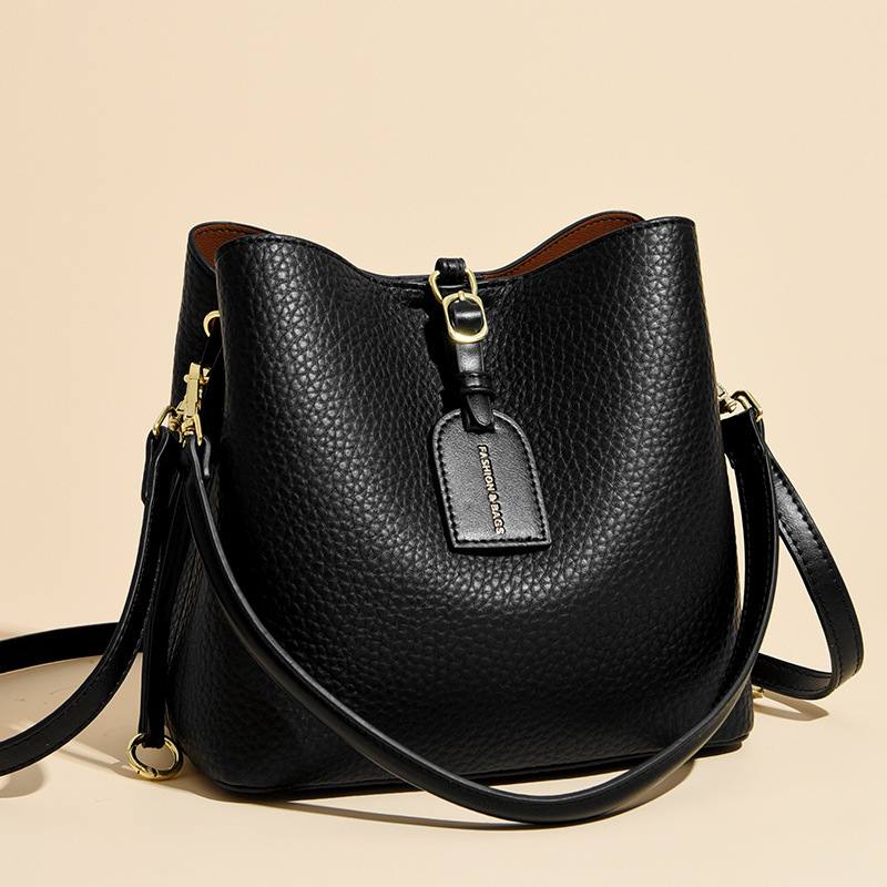 Free Shipping Designer Bag 2025 New Fashionable And Versatile Large Capacity Crossbody Bag Simple Commuting Bucket Bag Can Be Slung Over One Shoulder