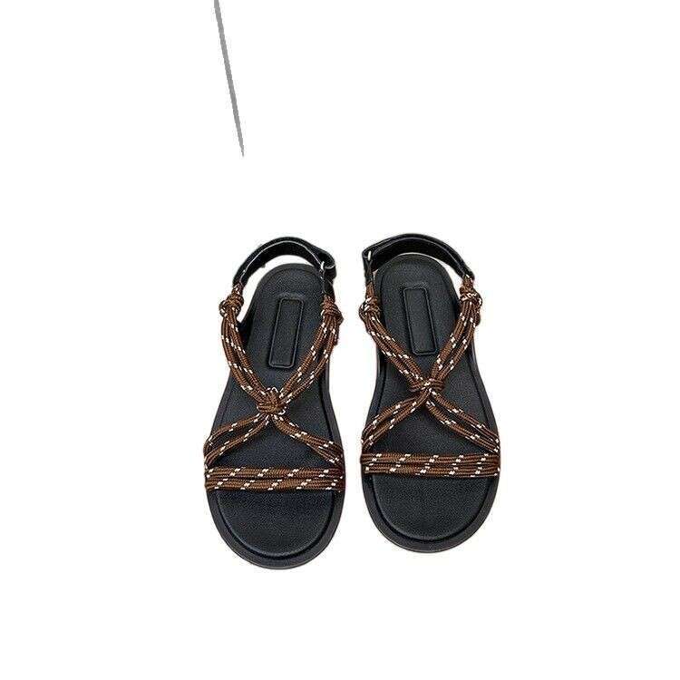 Knitted rope toe flip flops women in the summer of 2025, new flat bottomed beach sandals with clipped feet, casual and versatile for outdoor wear