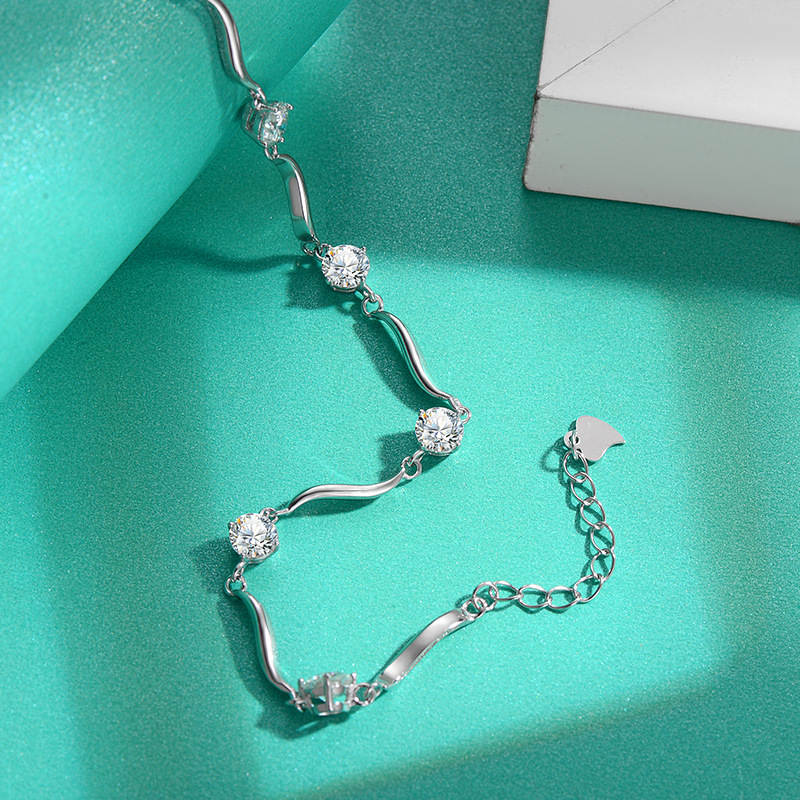 Elegant Minimalist Women's S925 Sterling Silver Bracelet Set With Sparkly Moissanite Stones