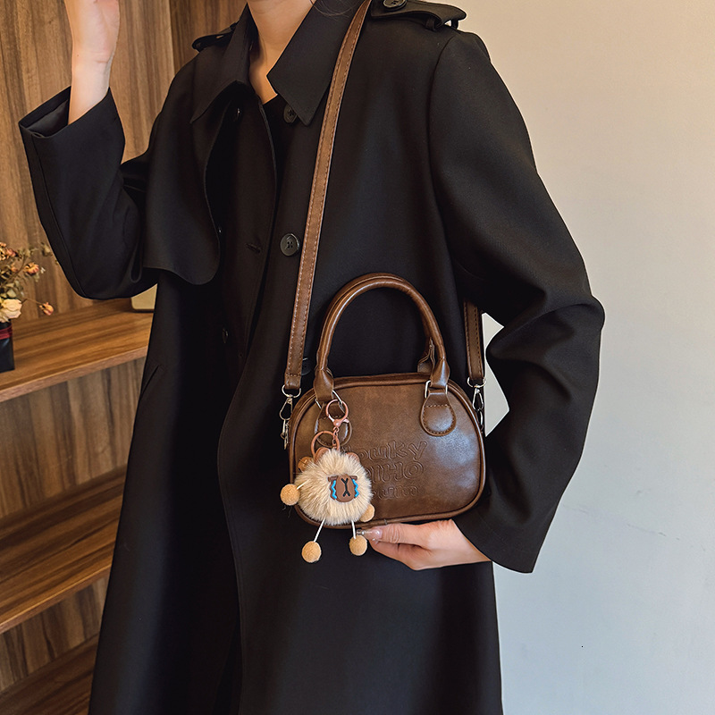 2025 New Outdoor Style Luxury Free Delivery Designer Bag Handbag For Women Fashionable Small Square Stylish Casual Personality Trend Single Shoulder C