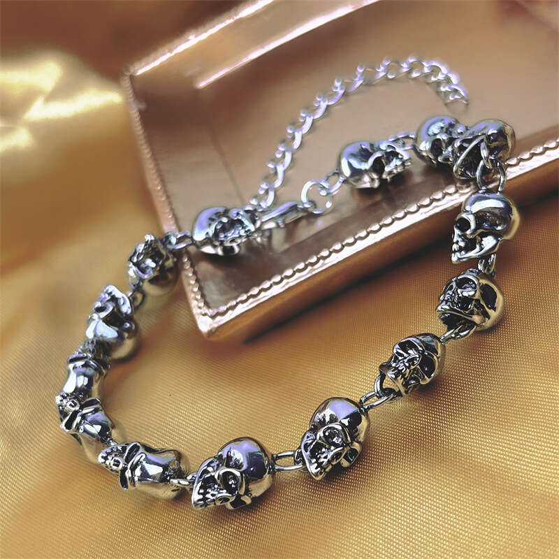 Fashionable punk style men's bracelets with creative personalized skull head metal trend and domineering bracelet