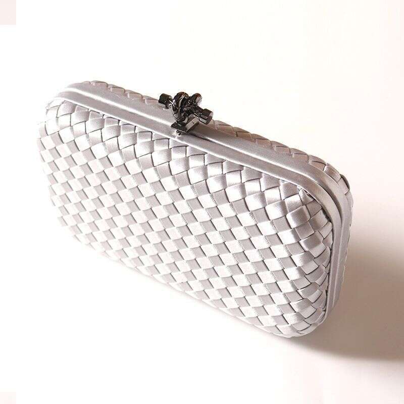2025 New Women's Portable Banquet Handbag Dress Evening Makeup Bag