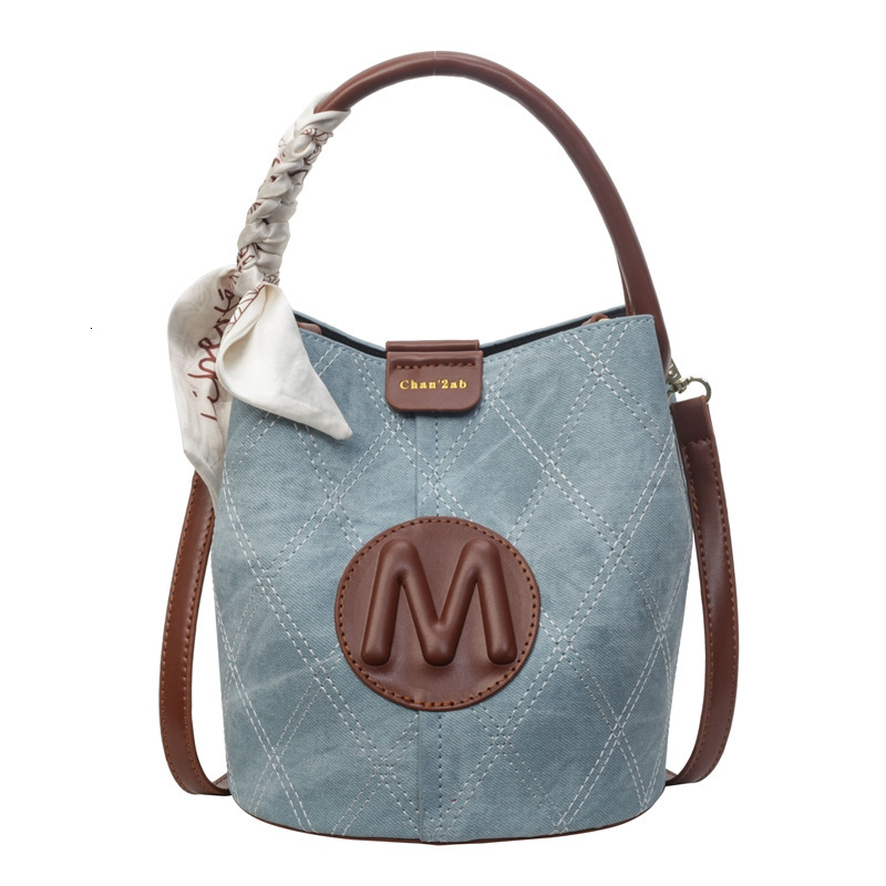 2025 New outdoor style luxury free delivery Designer Bag texture hand-held bucket fashionable casual splicing small bag niche design single shoulder c