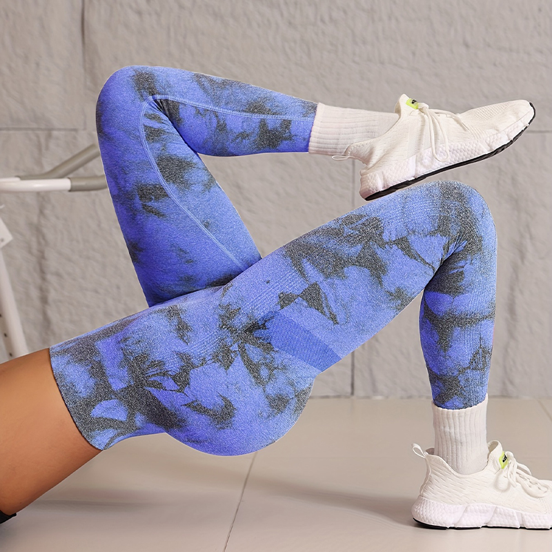 Women's Comfortable High Waist Seamless Panty-style Yoga Wear in Trendy Tie Dyed Design