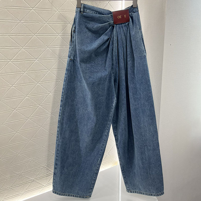 Women Designer Blue Jeans Long Pants Leather Badge Pleated Waist Straight Denim Pants Slim Open Fork Trousers