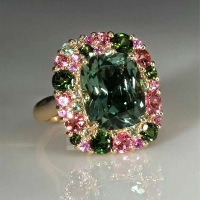 Hot selling product, new emerald square elegant closed ring Jewelry Accessory