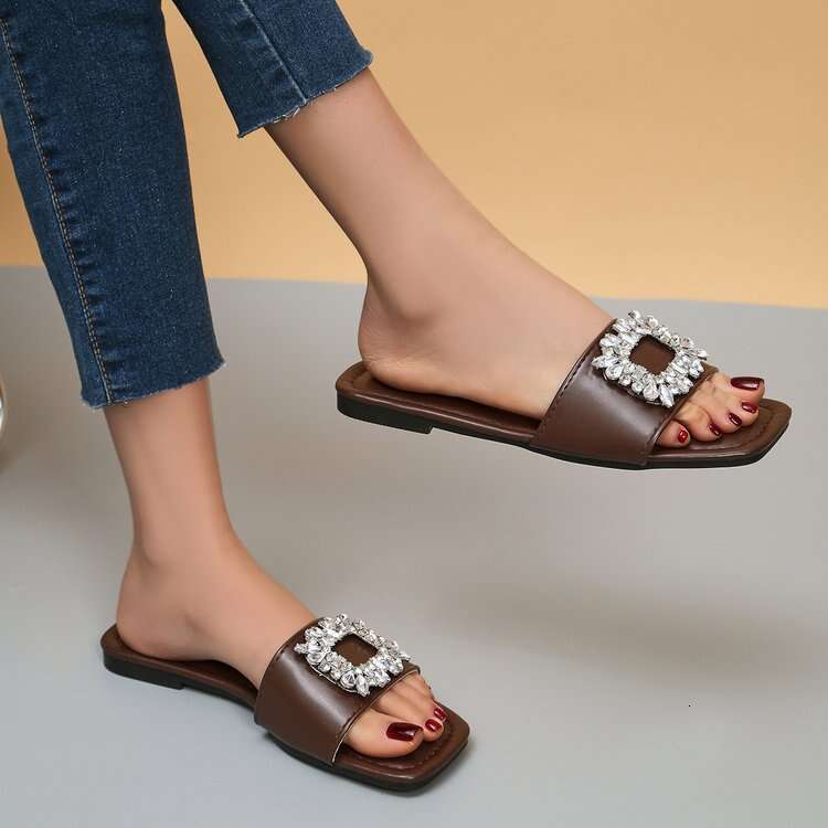 Flat Bottomed Rhinestone One-piece Slippers Female Designer Sandals For Wearing Outside 2025 New Popular And Versatile Summer Plus Size Cool Slippers