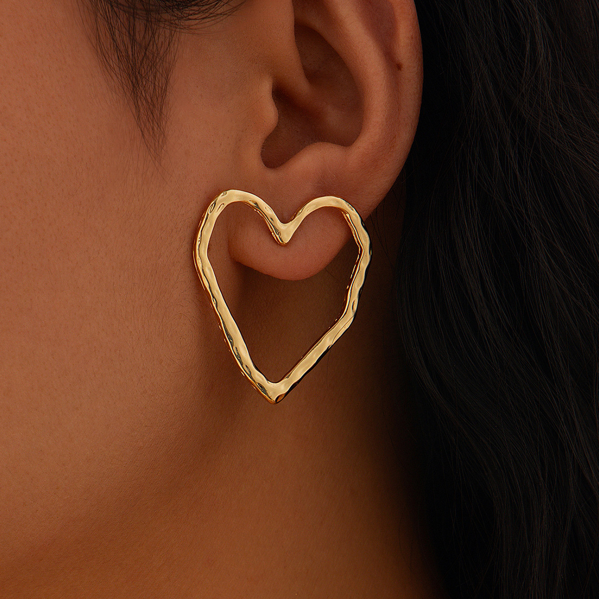 Accessories Ins personalized pleated hollow peach heart earrings with diverse combinations of sunflower alloy earrings