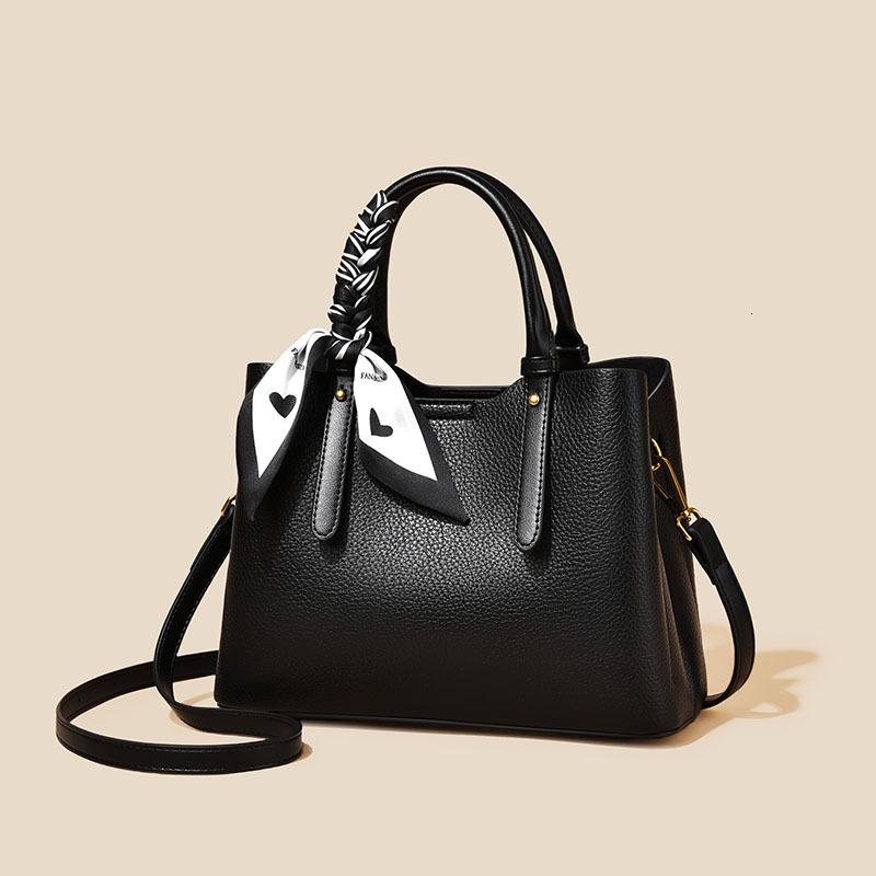 Free shipping designer bag Handbag, casual contrasting color, high-end feel, fashionable texture, women's shoulder bag, elegant temperament, moth