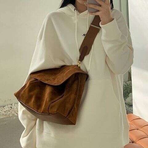 2022 New Trendy Plush Versatile Autumn/Winter Large Capacity Crossbody Shoulder Women's Big Bag