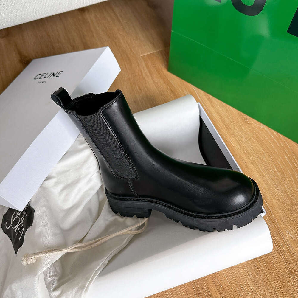 Chelsea short women's thick sole 2024 autumn and winter new British style chimney mid tube internet famous super hot Martin boots women