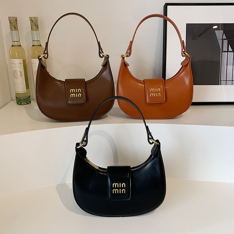 2025 Designer Bag Vintage Women's Shoulder Bag Stylish Crescent-shaped Crossbody Purse Premium Texture Commute Underarm Bag With Free Shipping